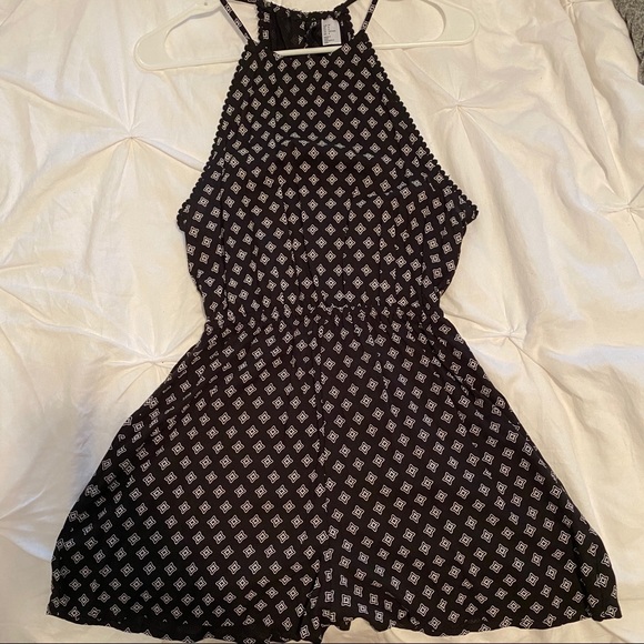 High Neck Open Back Romper - Picture 2 of 4